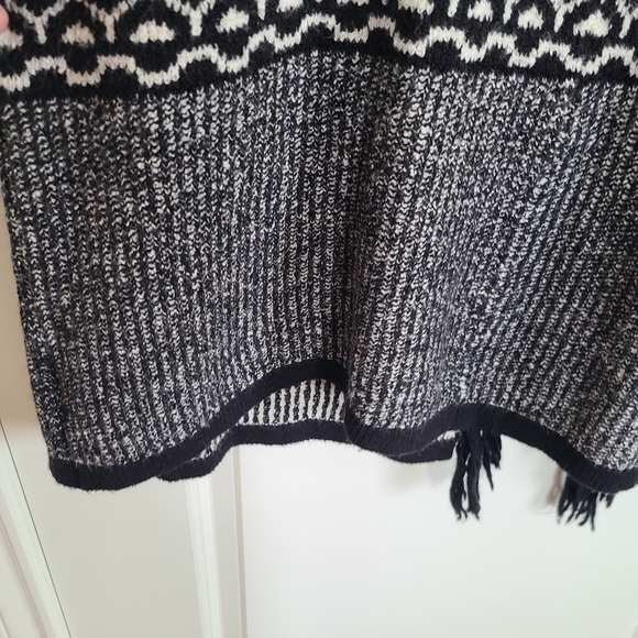 American Eagle Black White Blue Boho Aztec Open Front Short Sleeve Cardi… - Picture 9 of 11